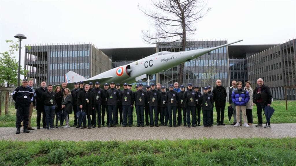 Visite de l'entreprise Dassault et découverte du 13ème RDP, photo 3