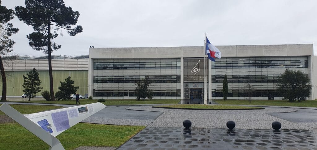 Visite de l'entreprise Dassault et découverte du 13ème RDP, photo 4