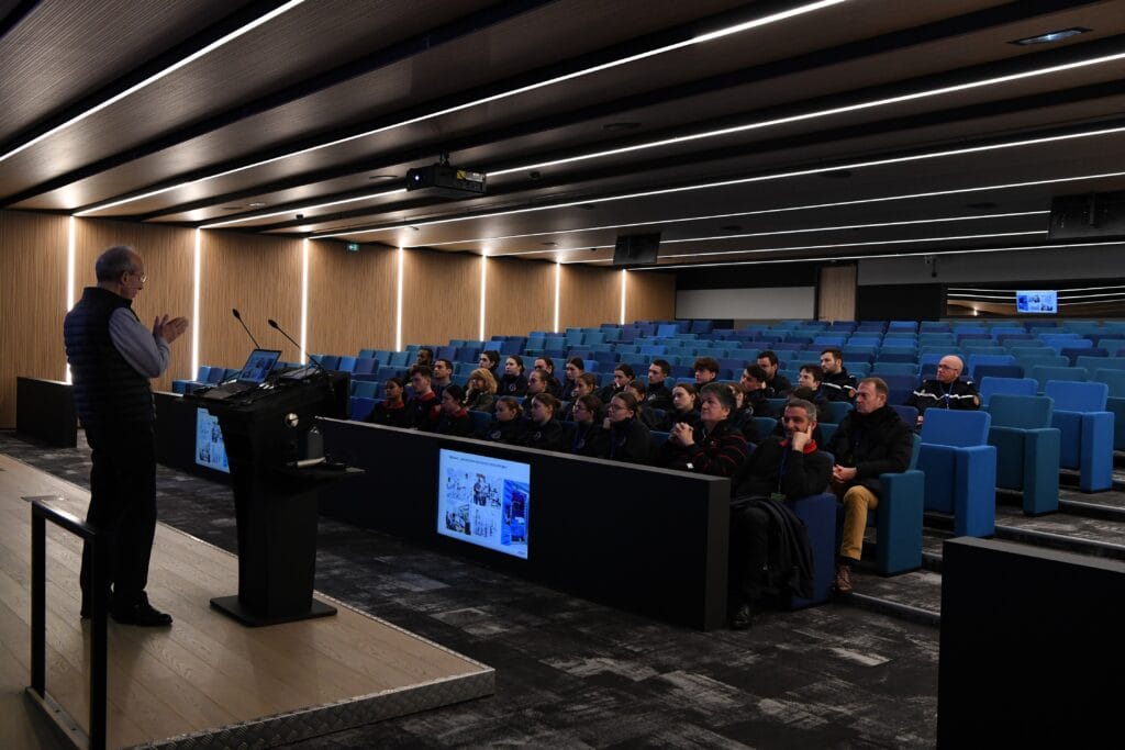 Visite de l'entreprise Dassault et découverte de la Caserne des Pompiers d'Ornano, photo 5